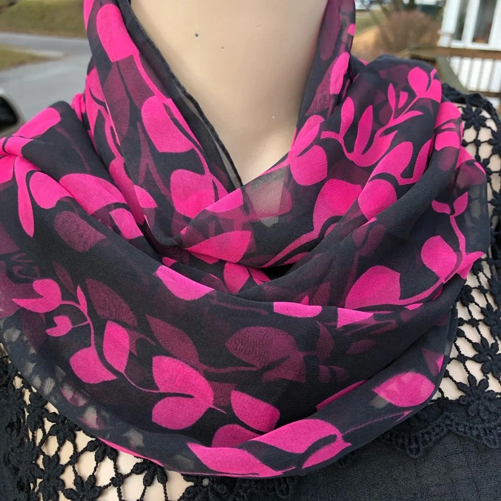 Friendsfashion Boutique delicate chiffon